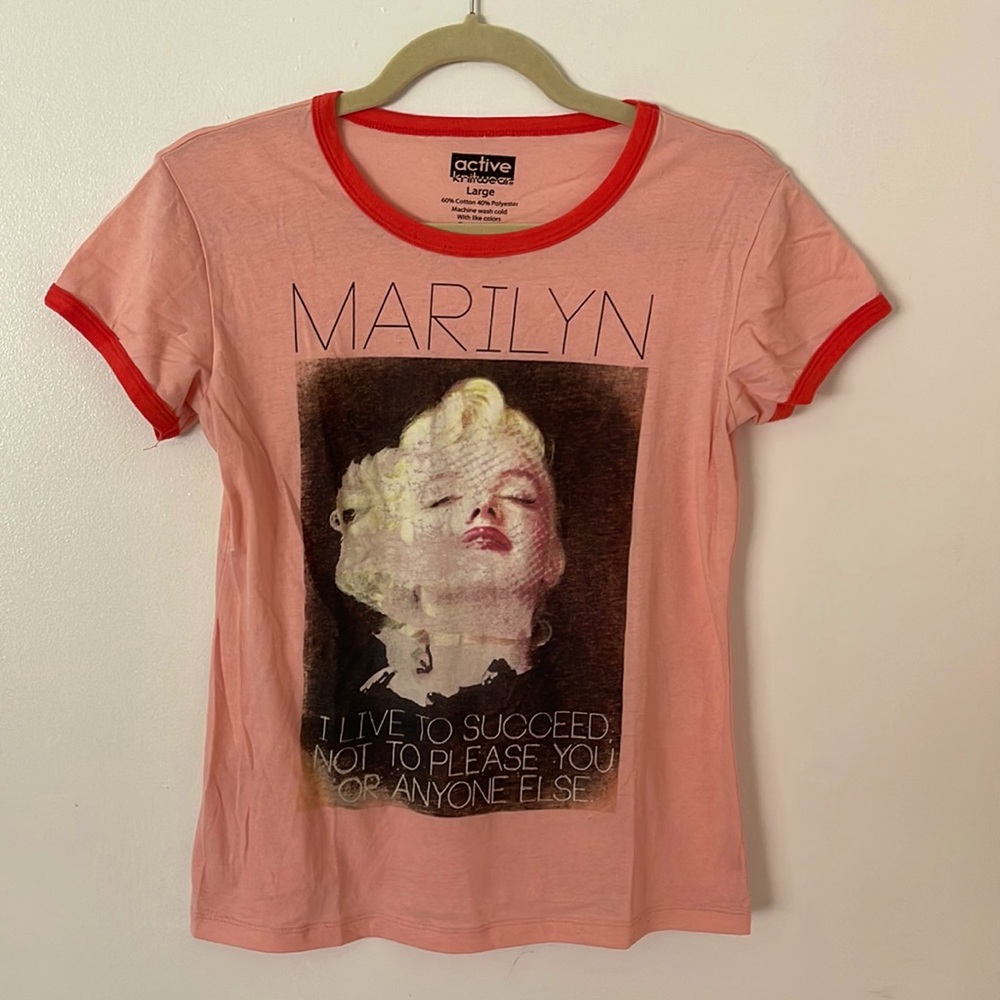 ACTIVE KNITWEAR | Women’s Peach Marilyn Monroe Graphic  Ringer Tee Size Large